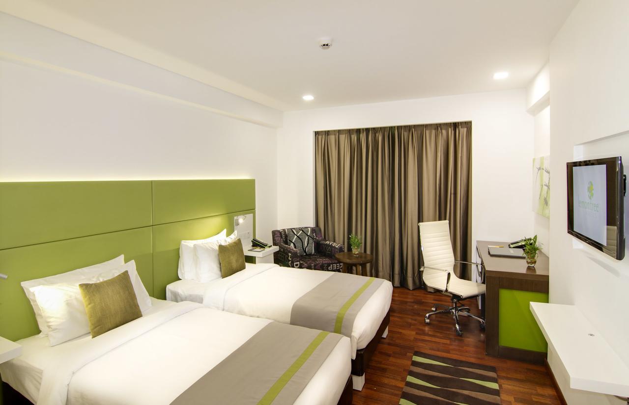 Lemon Tree Hotel, Banjara Hills, Hyderabad Exterior foto