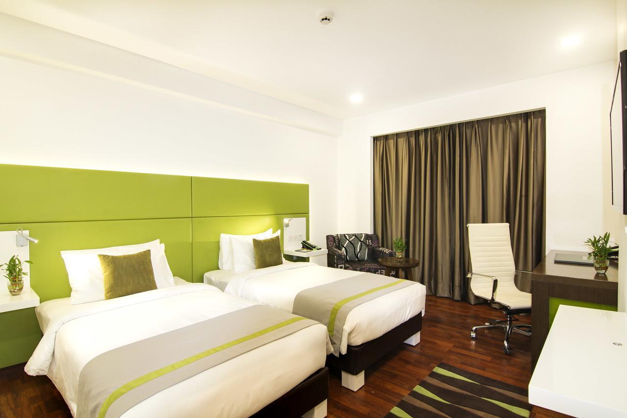 Lemon Tree Hotel, Banjara Hills, Hyderabad Exterior foto